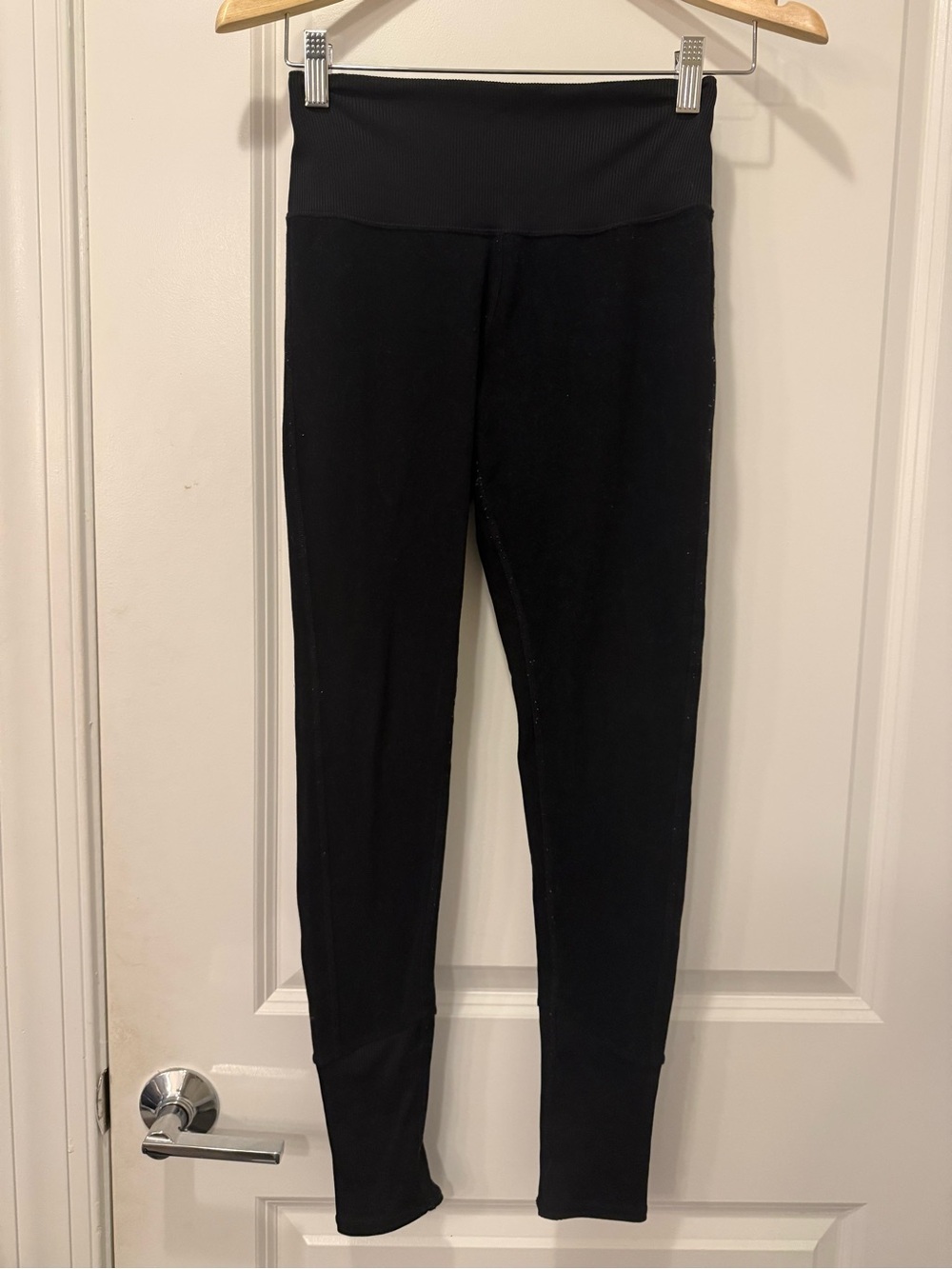 ALO Yoga High-Waist Black Leggings